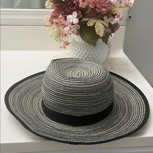 ✨ Charming Black & Gray Two-Tone Straw Sun Hat – Breezy, Chic & Joyfully Elegant